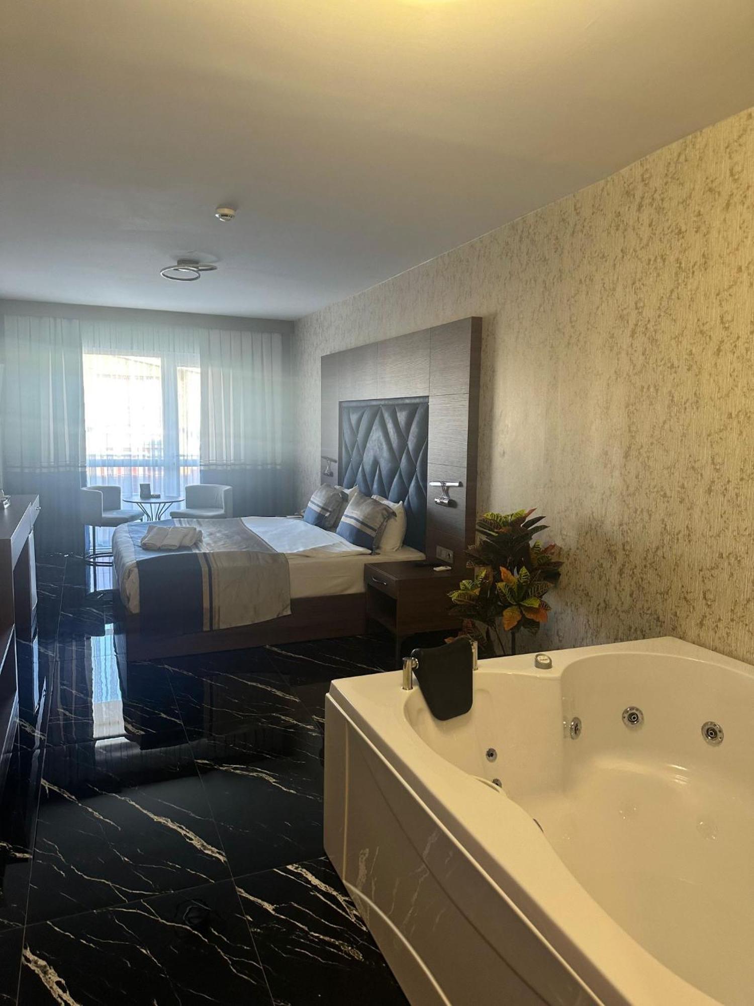 Grand Salizze Hotel Kestel  Luaran gambar